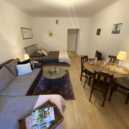 Apartament Arsenal Lägenhet Warszawa Exteriör bild