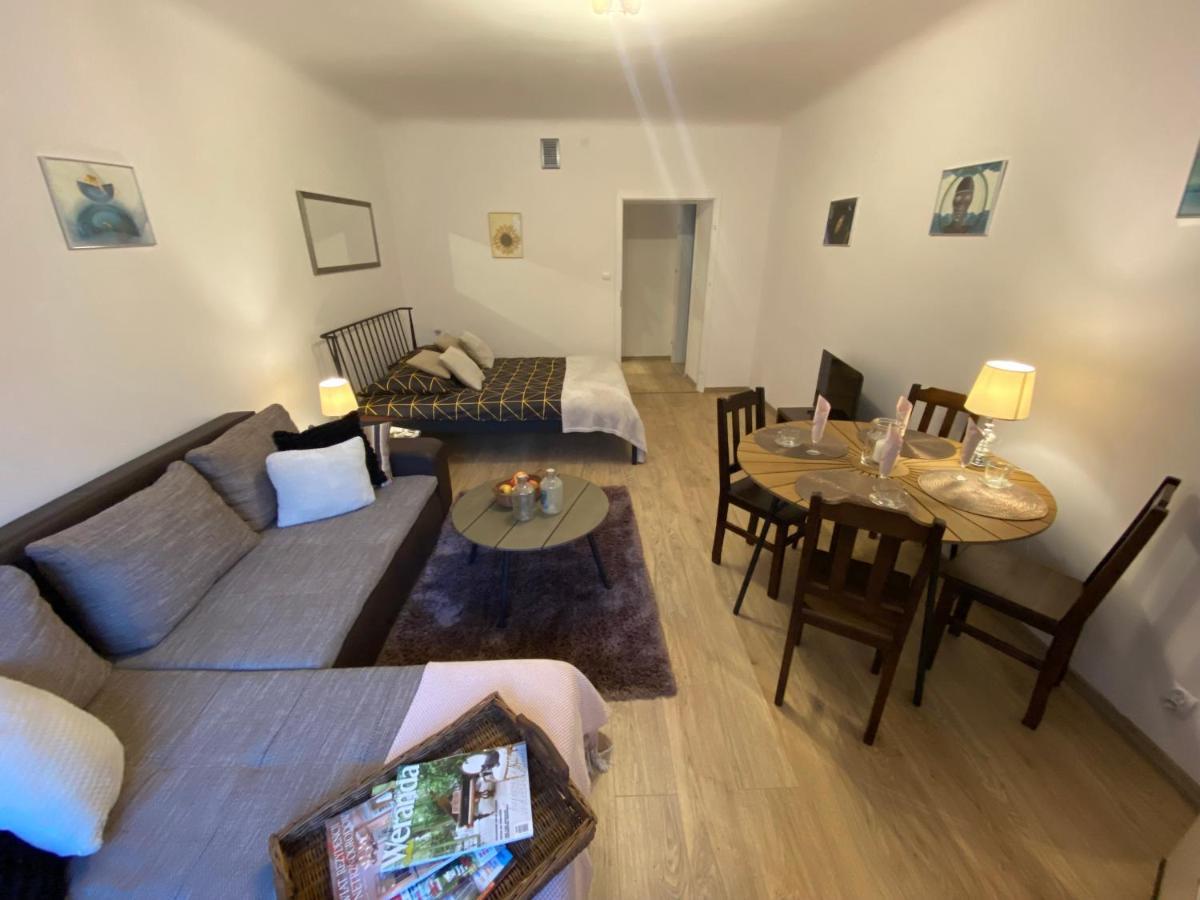 Apartament Arsenal Lägenhet Warszawa Exteriör bild