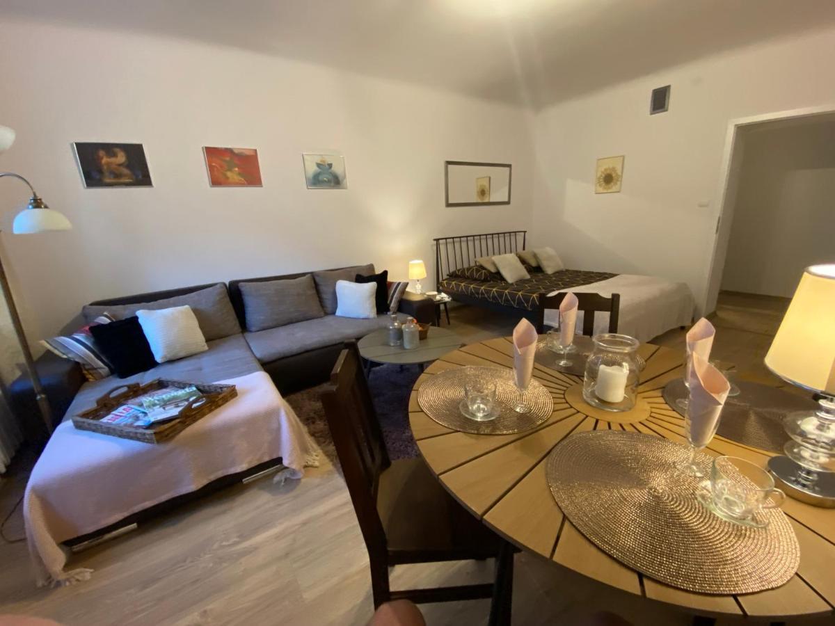 Apartament Arsenal Lägenhet Warszawa Exteriör bild