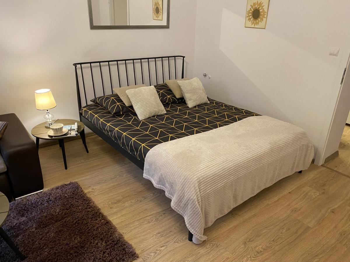 Apartament Arsenal Lägenhet Warszawa Exteriör bild